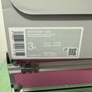 Nike Air Force 1 GS in Gray and White
